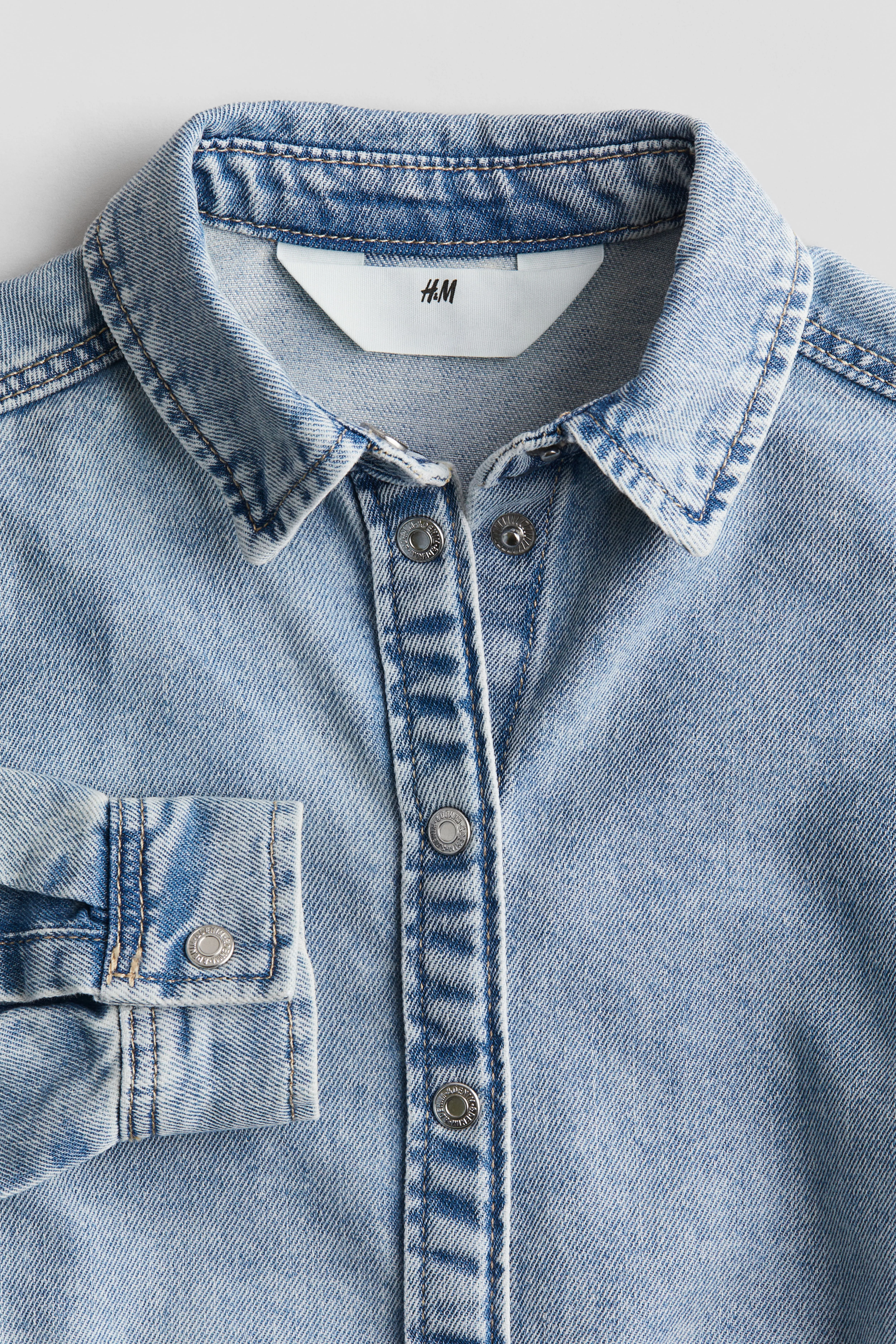 Denim shirt dress - Round neck - Long sleeve - Light denim blue - Kids | H&M GB