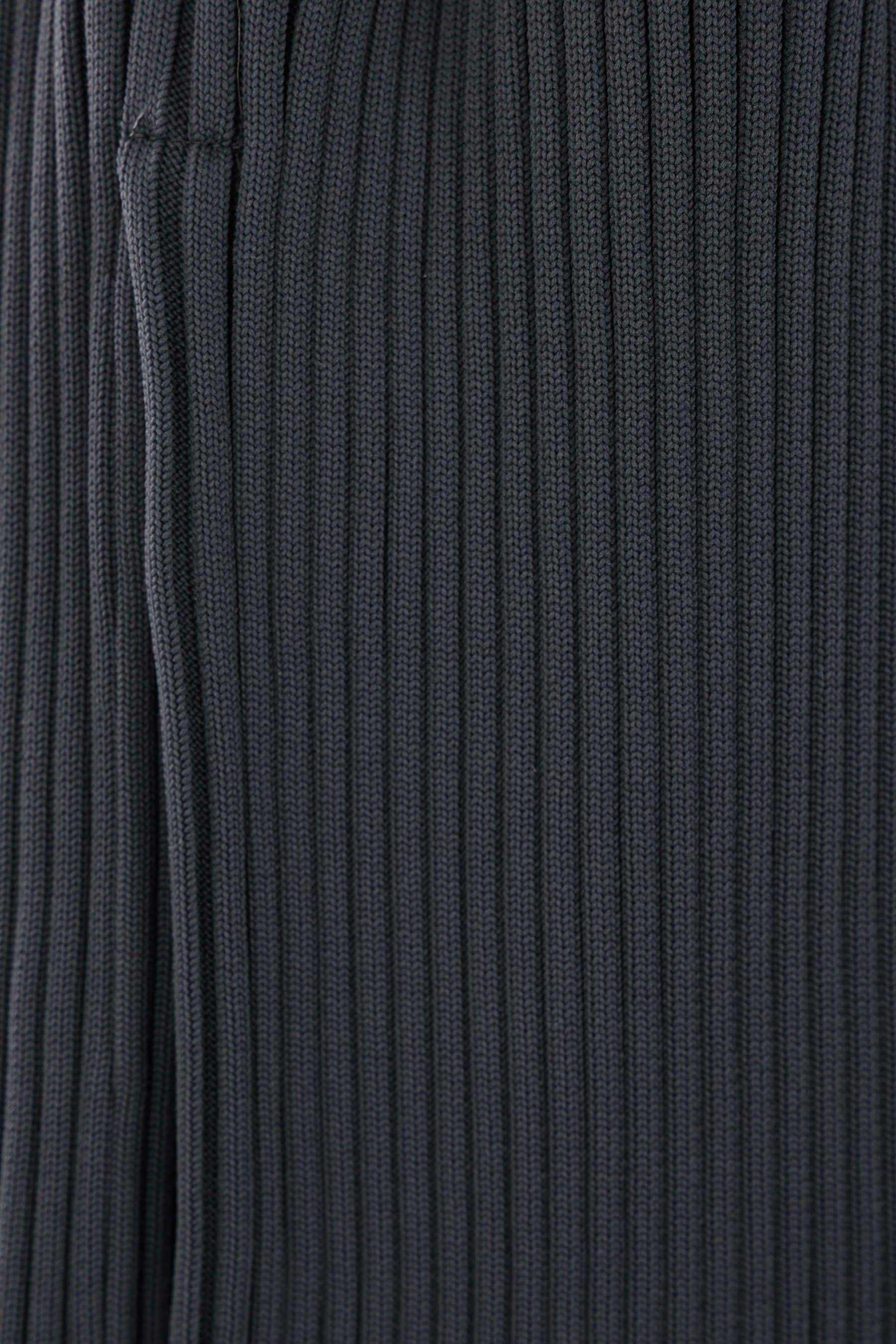 Fluted Tapered pants in ribbed recycled tecnical knit