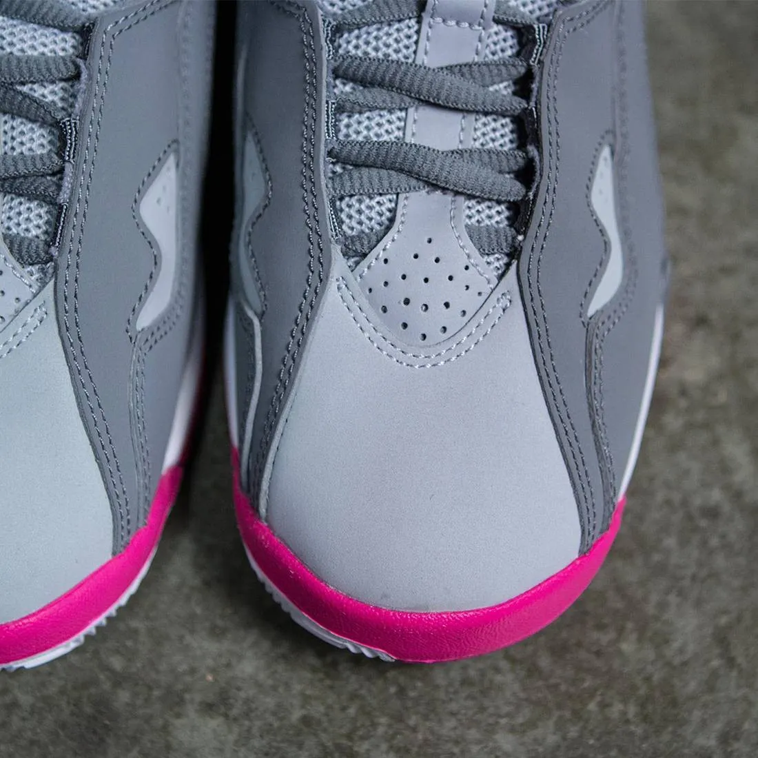 Jordan Big Kids Girls' True Flight (GS) (cool grey / white-wolf grey-vivid pink)