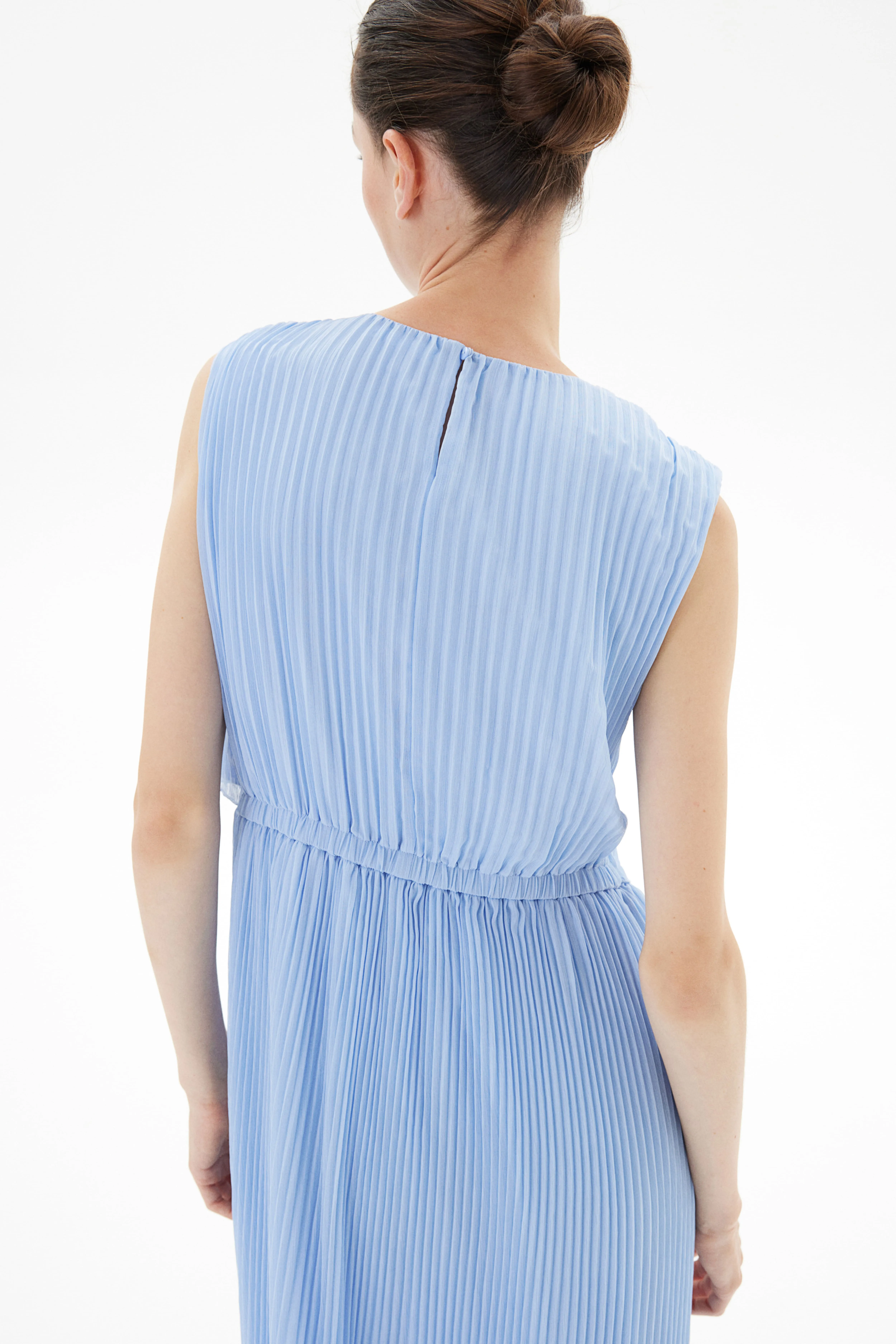 MAMA Pleated nursing dress - Round neck - Sleeveless - Light blue - Ladies | H&M GB