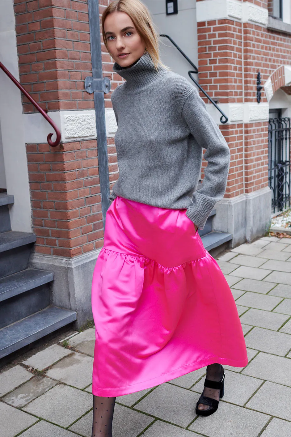 Saskia Satin Skirt - Pink