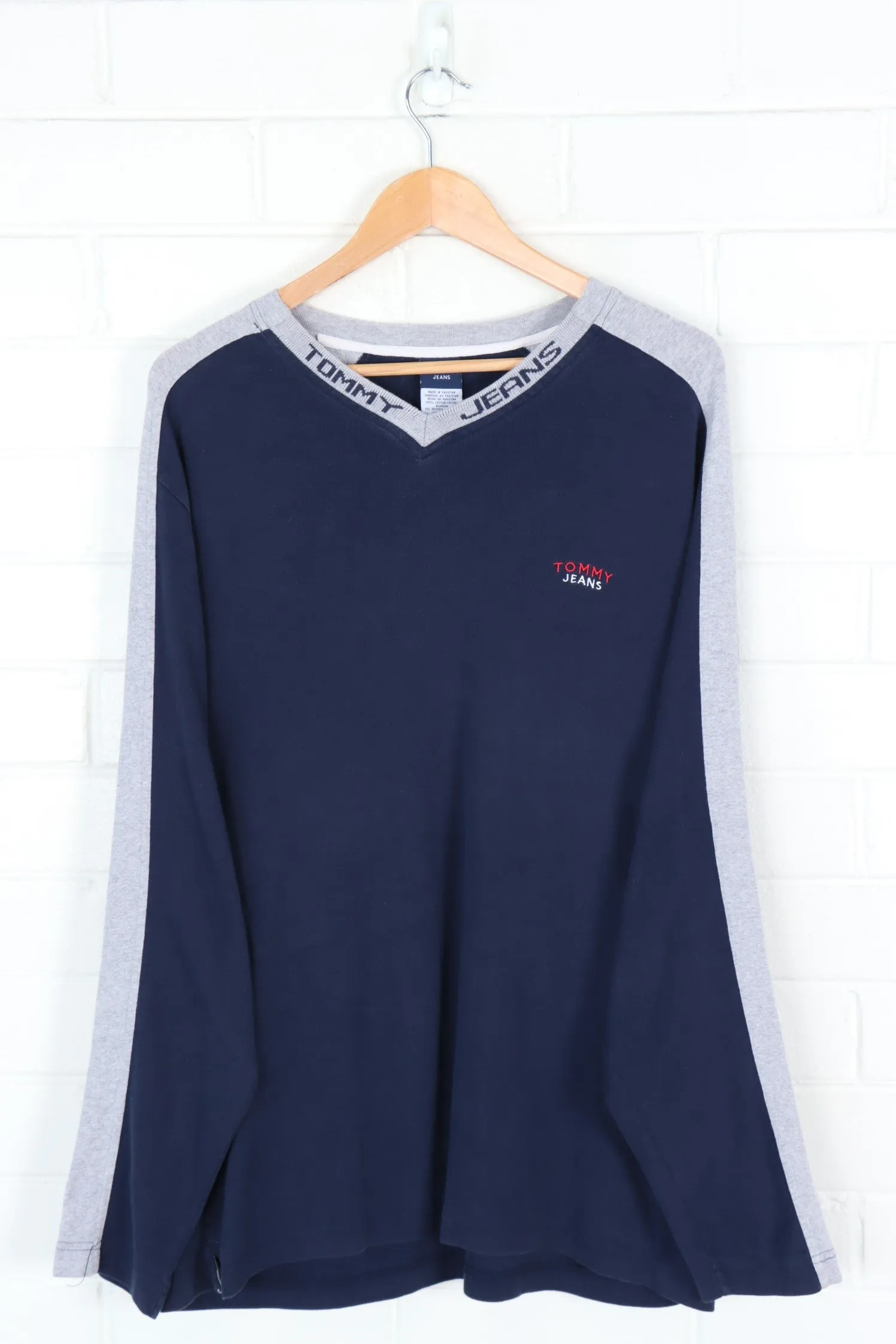 TOMMY HILFIGER Collar Detail Embroidered Long Sleeve T-Shirt (L-XL)