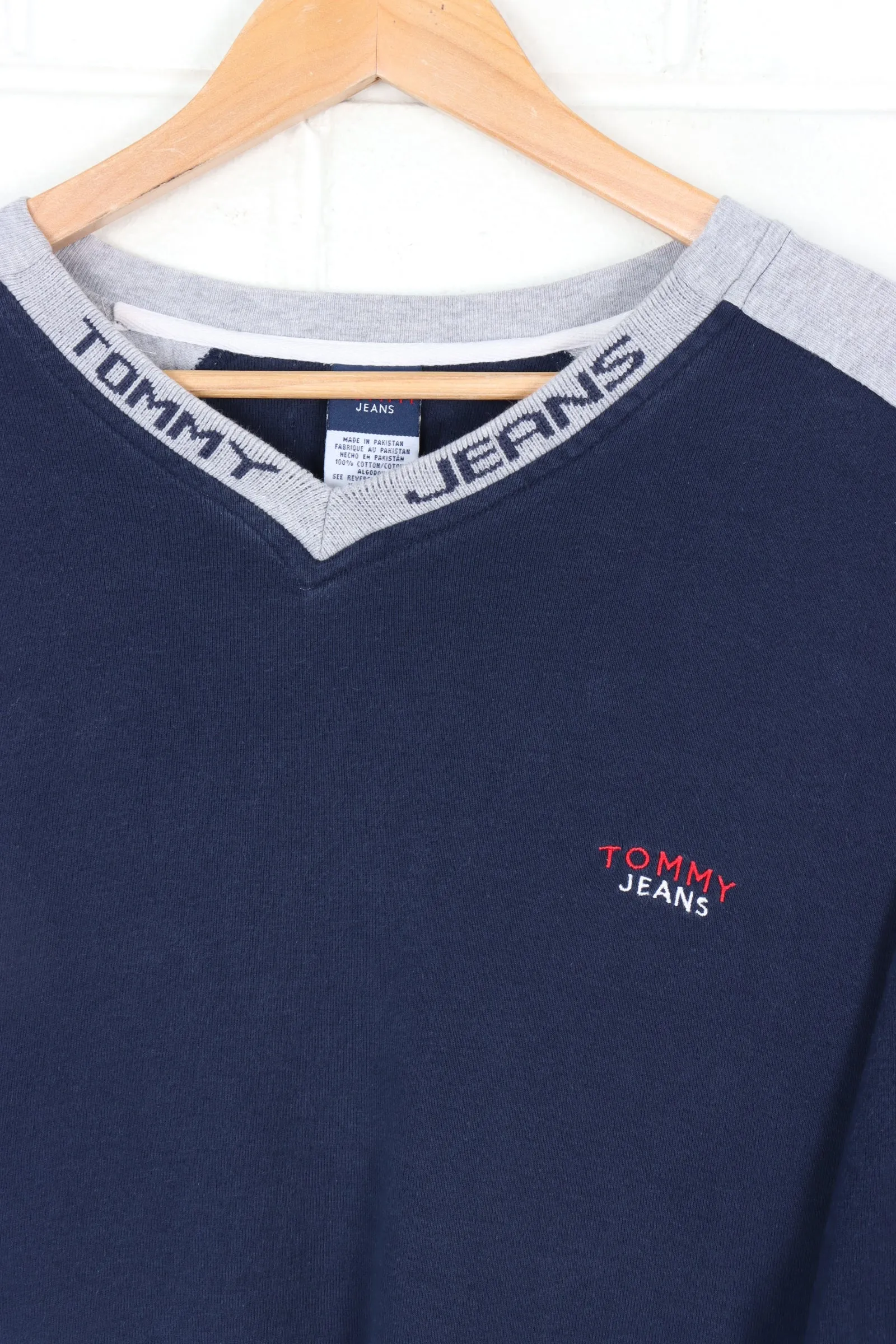 TOMMY HILFIGER Collar Detail Embroidered Long Sleeve T-Shirt (L-XL)