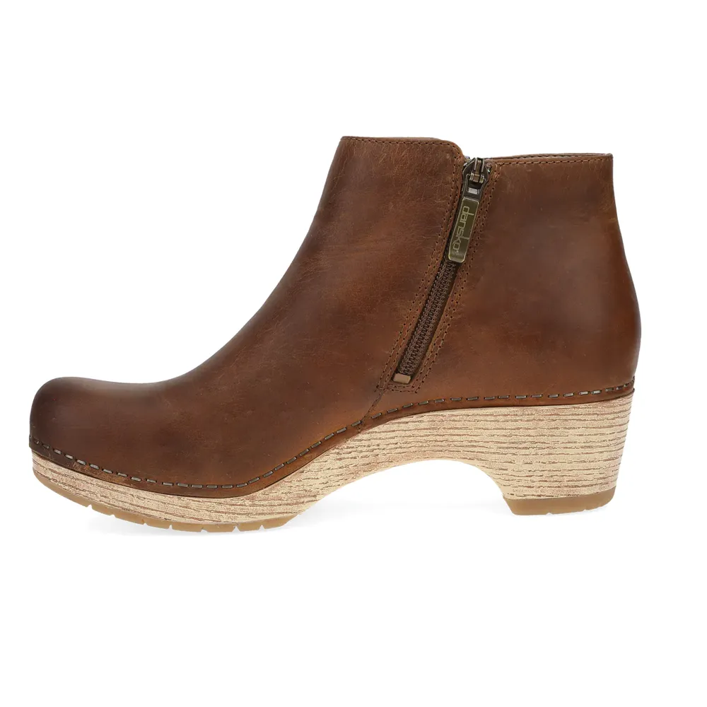 Women's Dansko Lizanne Boot Color: Tan Oiled